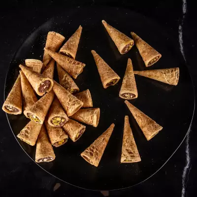 Antep Fıstık Kremalı Çikolatalı Mini Kornet 150 g - 1