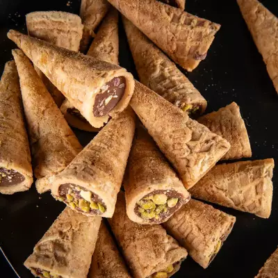 Antep Fıstık Kremalı Çikolatalı Mini Kornet 150 g - 2