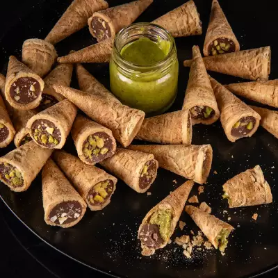 Antep Fıstık Kremalı Çikolatalı Mini Kornet 150 g - 3