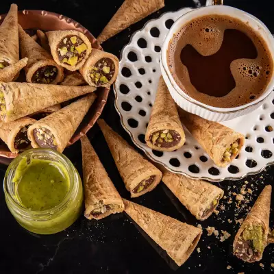 Antep Fıstık Kremalı Çikolatalı Mini Kornet 150 g - 4