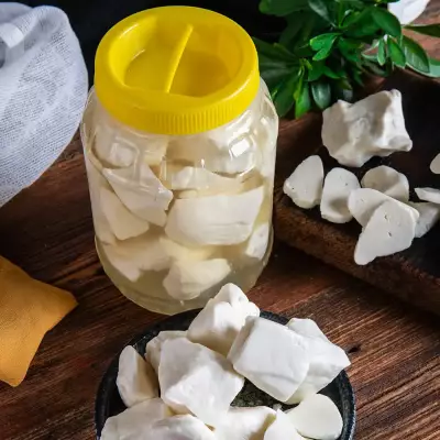 İnek | Antep Peyniri | Az Tuzlu Salamura | 750 g Bidon