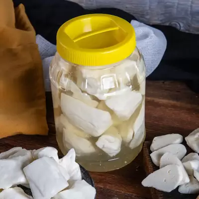 İnek | Antep Peyniri | Az Tuzlu Salamura | 750 g Bidon - 4