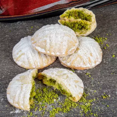 Antep Fıstıklı Kerebiç Kurabiyesi (Antep Fıstıklı Kömbe)