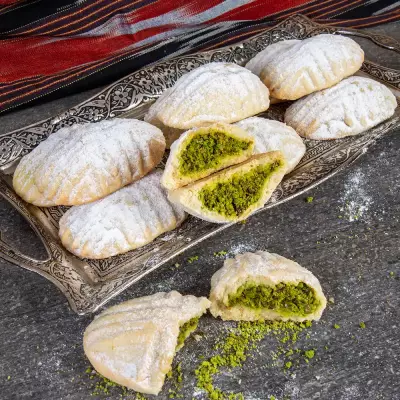 Antep Fıstıklı Kerebiç Kurabiyesi (Antep Fıstıklı Kömbe) - 2