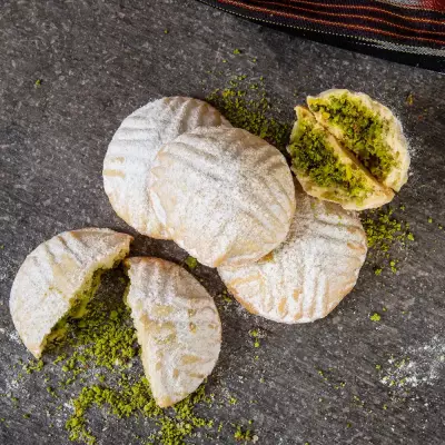 Antep Fıstıklı Kerebiç Kurabiyesi (Antep Fıstıklı Kömbe) - 3