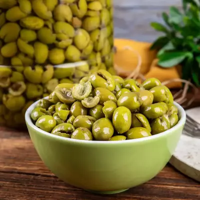 Antep Usulü Nizip Kırma Çekirdeksiz Yeşil Zeytin 1500 cc Bidon - 2