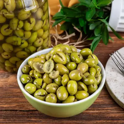 Antep Usulü Nizip Kırma Çekirdeksiz Yeşil Zeytin 4500 cc Bidon - 3