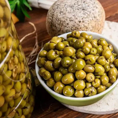 Antep Usulü Çekirdeksiz Barak Yeşil Zeytin 1500 cc  - 3